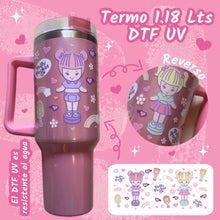 Cargar imagen en el visor de la galería, Tumbler Rosa Polly Pocket - Termo 40oz (1.18 Litros) estampado con DTF UV
