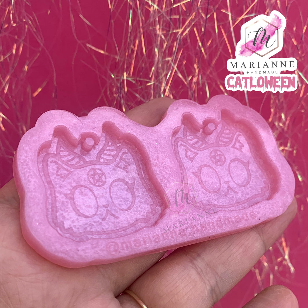 Molde Aretes Gatito Persa Demonio ✨💕 Catloween