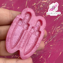 Cargar imagen en el visor de la galería, Molde arete cuchillito kawaii - Knife earrings
